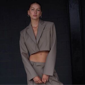 Style addict crop blazer